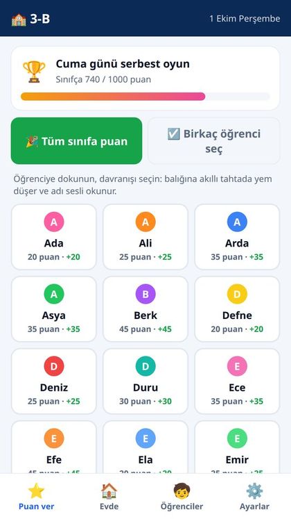 Öğretmenin telefonunda 3-B sınıfı: üstte sınıf hedefi, altında Tüm sınıfa puan ve Birkaç öğrenci seç düğmeleri, öğrenci kartları